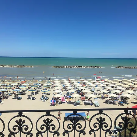 Baia Marina فندق 3*