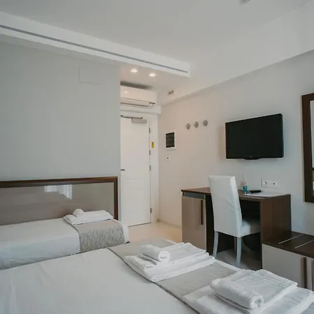 Отель Baia Marina Купра-Мариттима