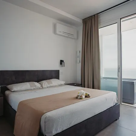 Отель Baia Marina Купра-Мариттима