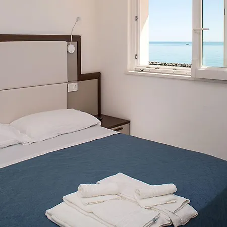 Baia Marina Отель Купра-Мариттима