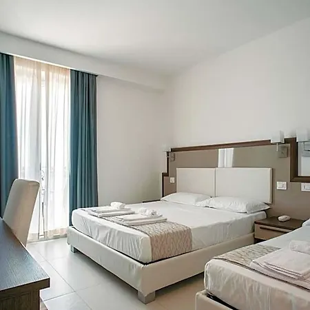 ホテル Baia Marina 3*